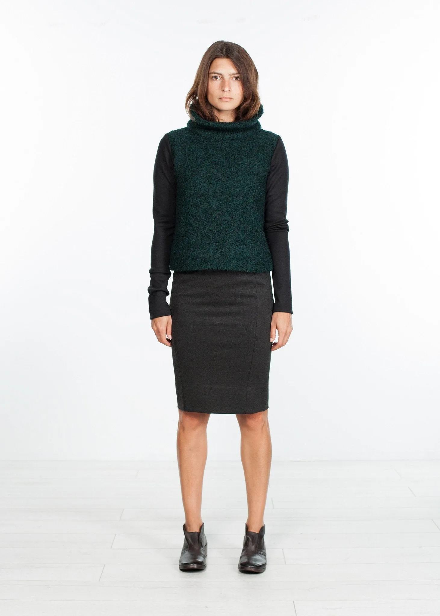 Boucle Turtle Neck in Green/Black