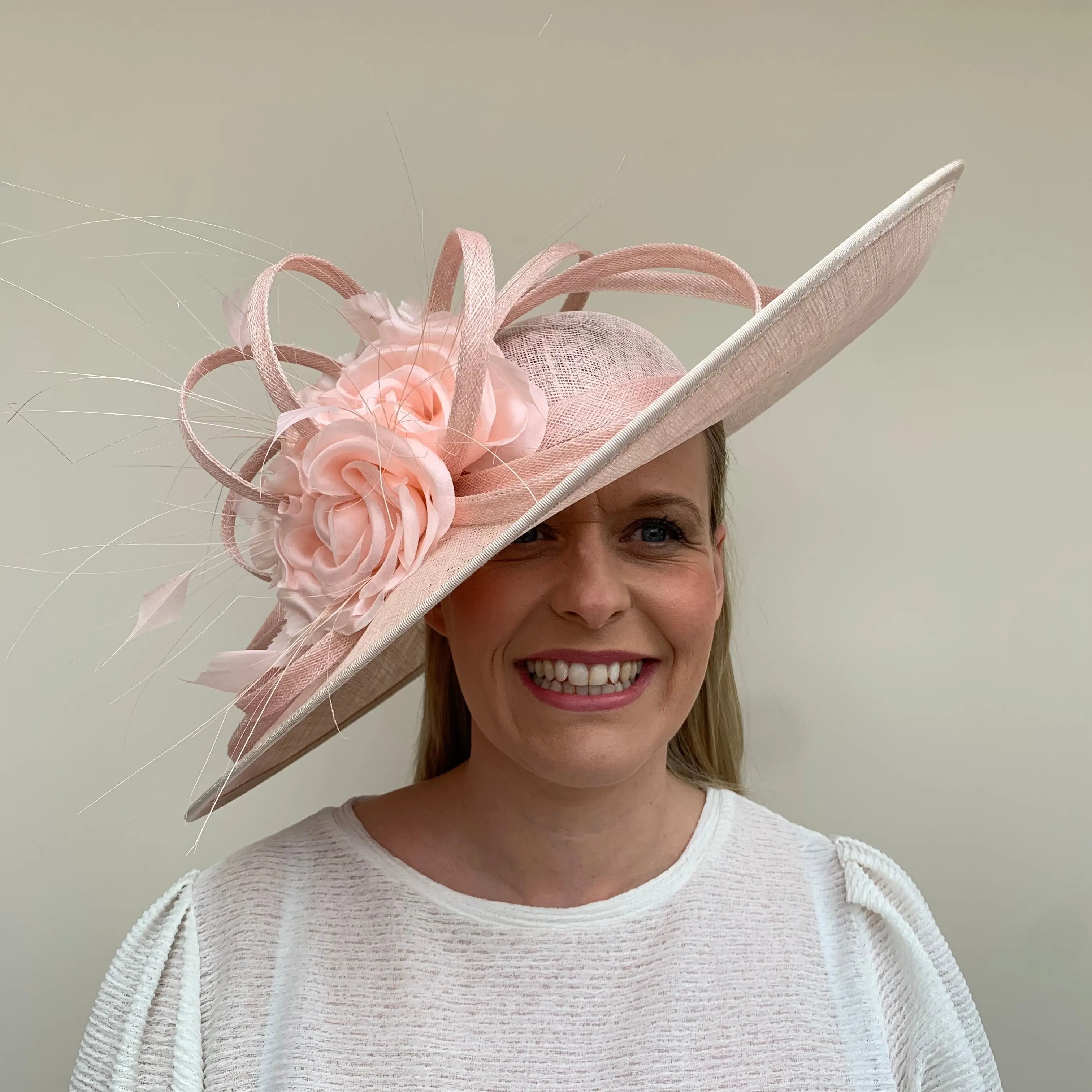 J Bees JB22/258 Large Wedding Hatinator in Pinks