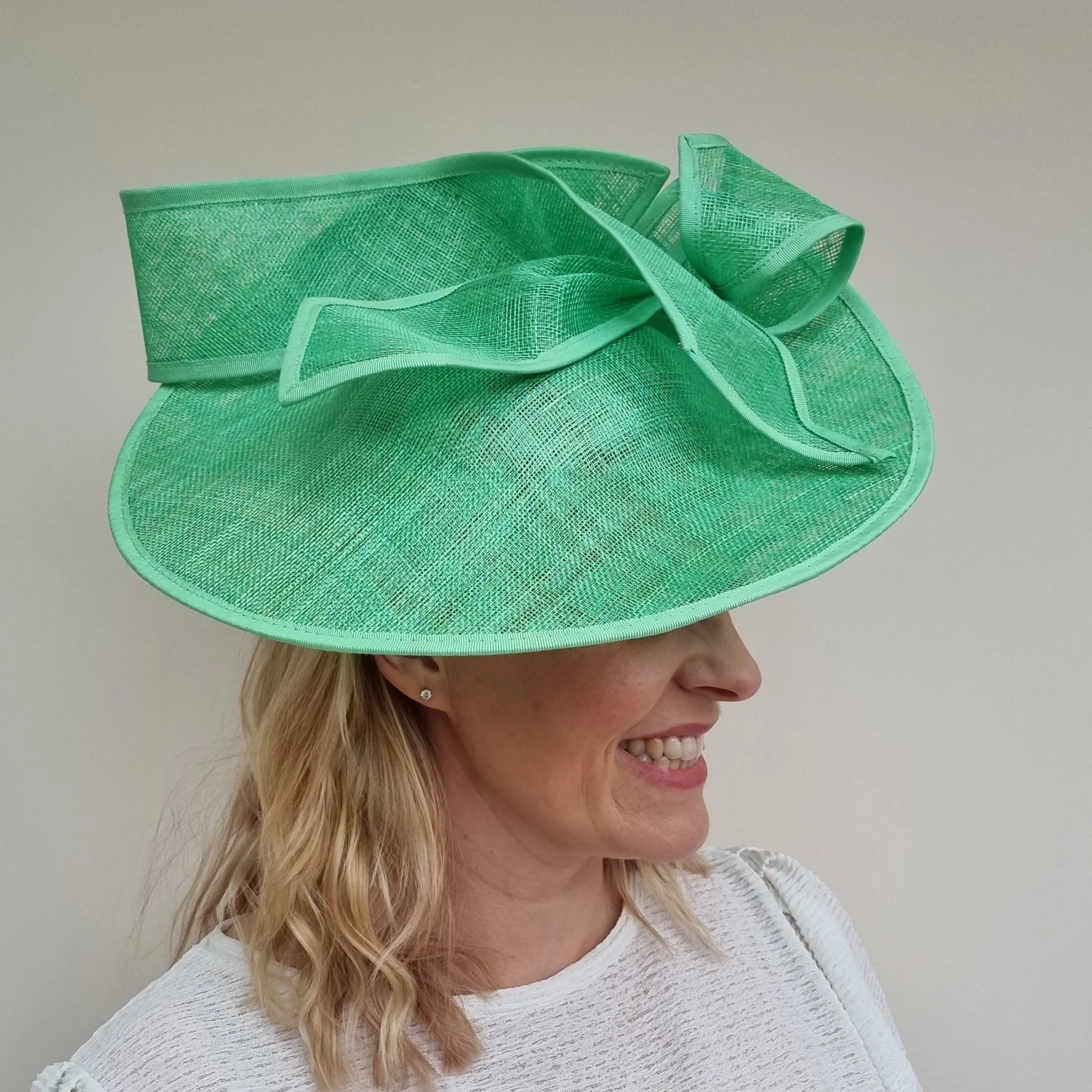 JB24/32 Twist Bow Hatinator In Greens