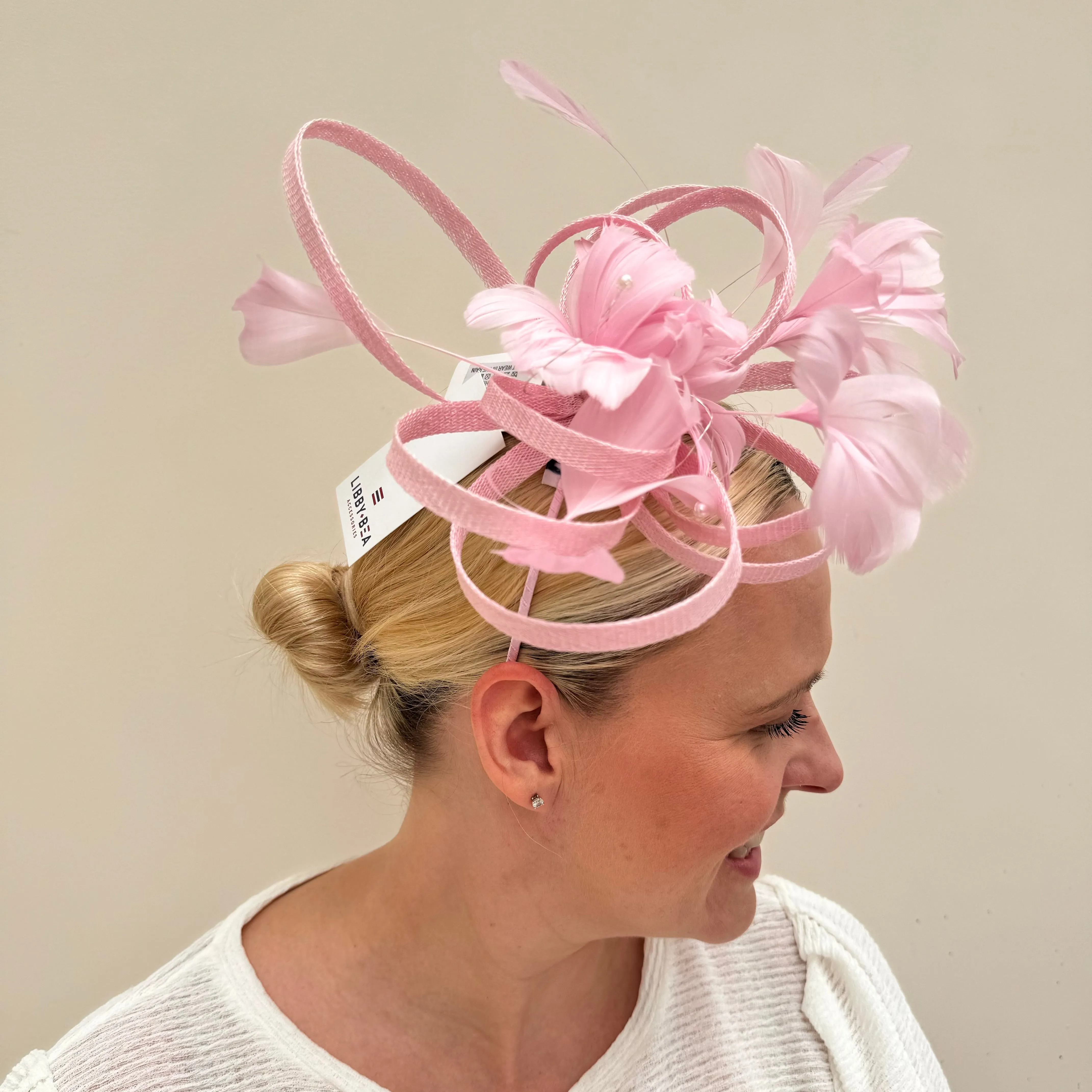 Libby Bea LB20/578 Feather and Pearl Fascinator